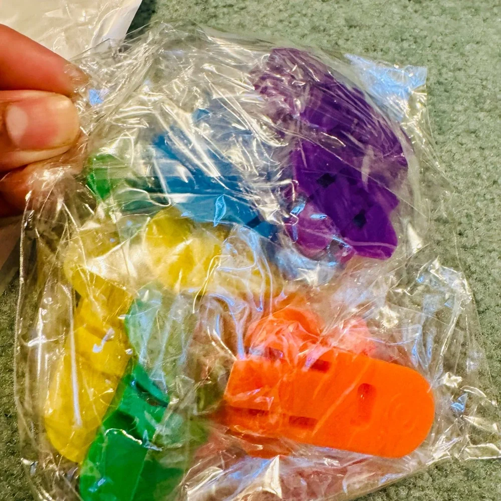 Colorful Party Silicon Beer Caps Can Covers and Can Opener Bundle NIB PACK OF 36